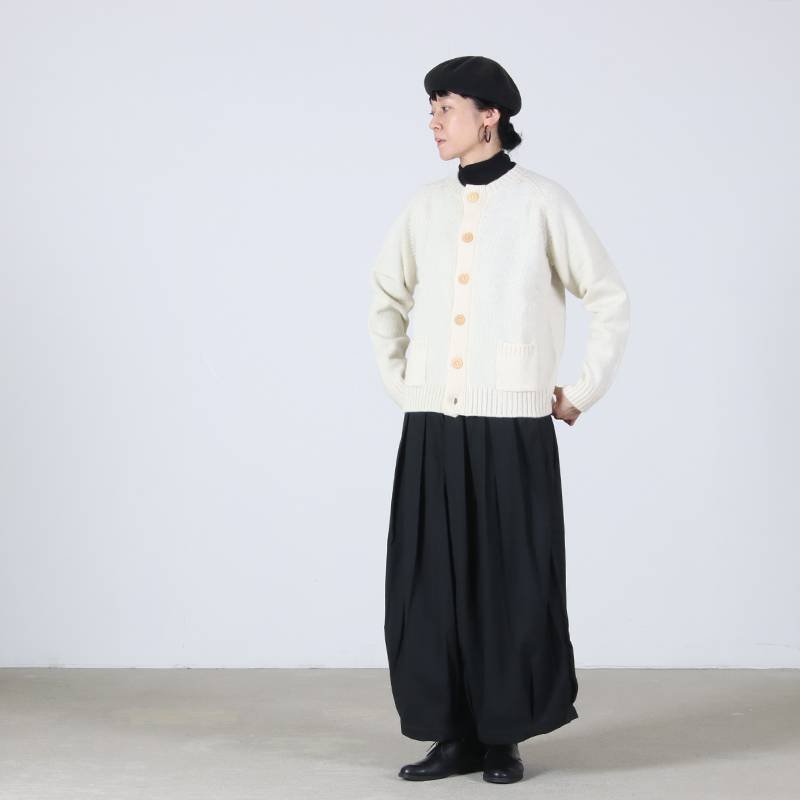 Charpentier de Vaisseau(シャルパンティエ ドゥ ヴェッソ) Katie Crew Neck Knit Cardigan