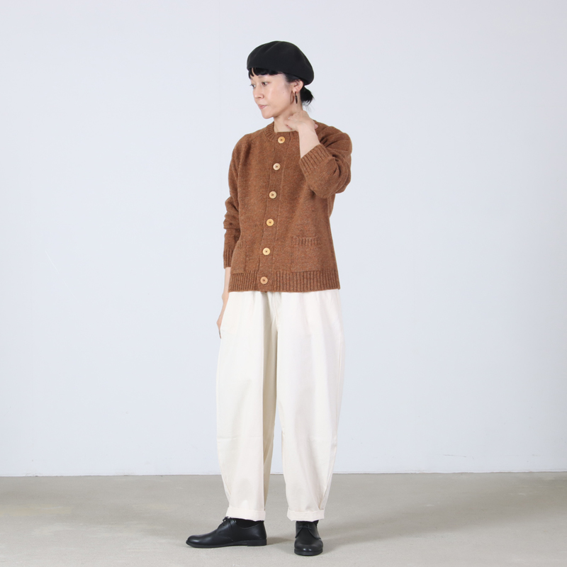 Charpentier de Vaisseau(シャルパンティエ ドゥ ヴェッソ) Katie Crew Neck Knit Cardigan