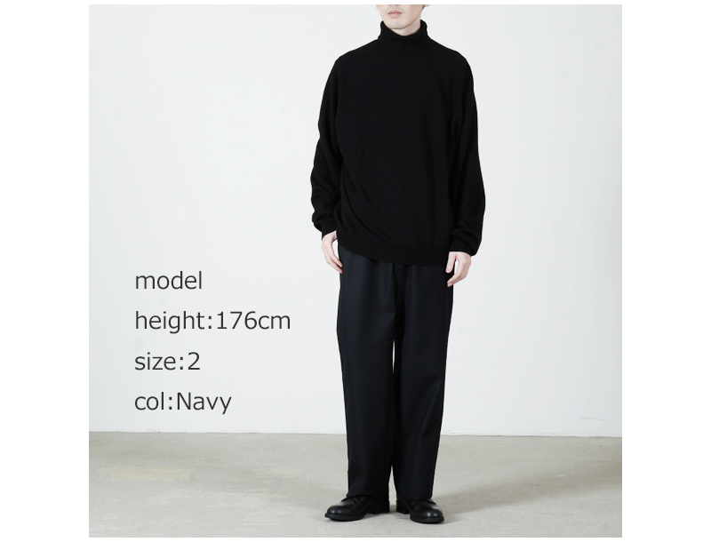 COMOLI(コモリ) ウールサージ パンツ