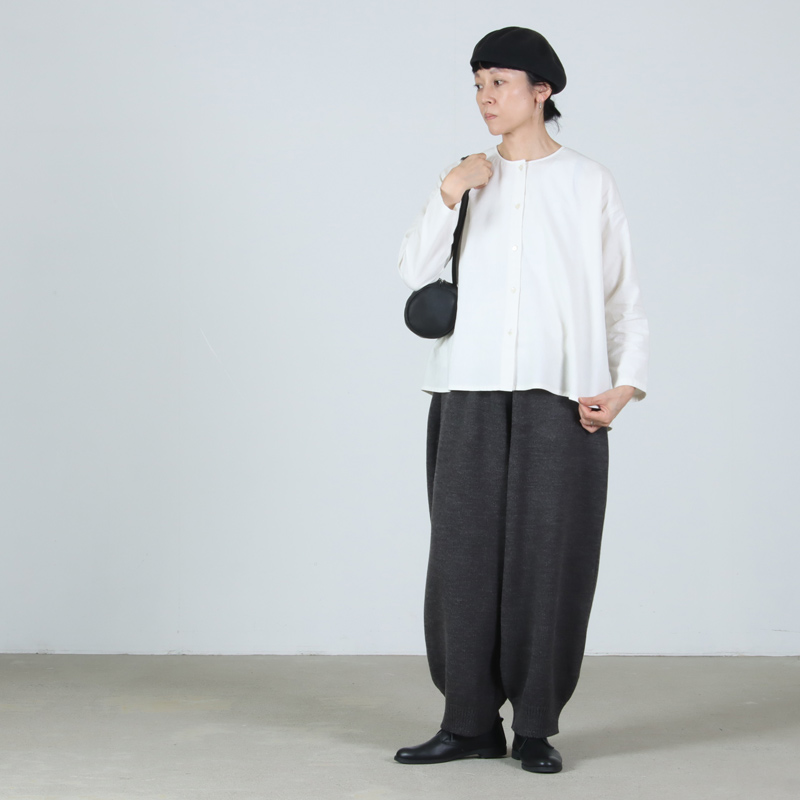 evameva(エヴァムエヴァ) cotton wool no collar shirt