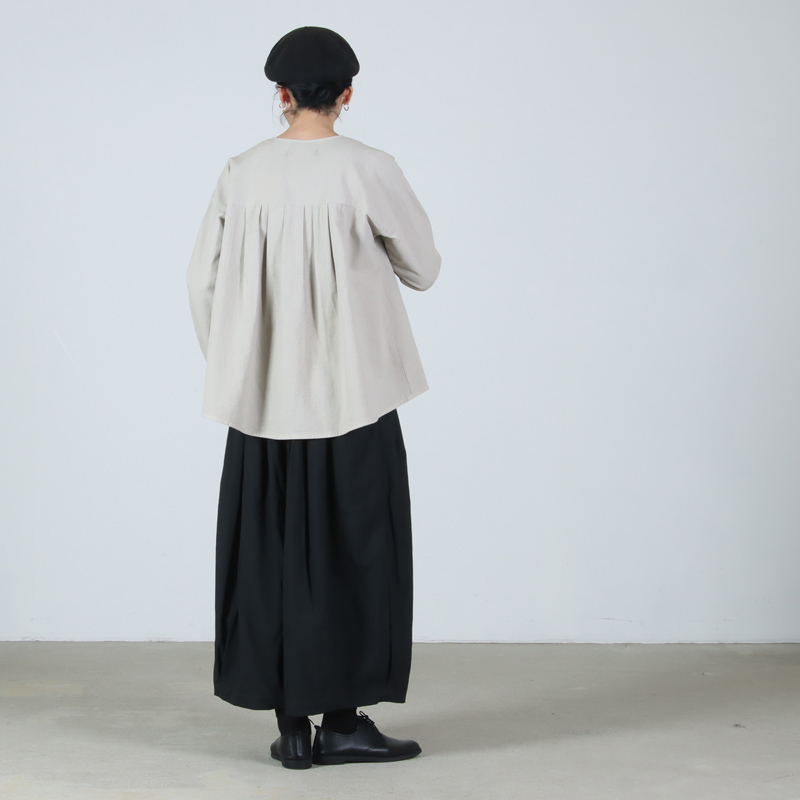 evameva(エヴァムエヴァ) cotton wool no collar shirt