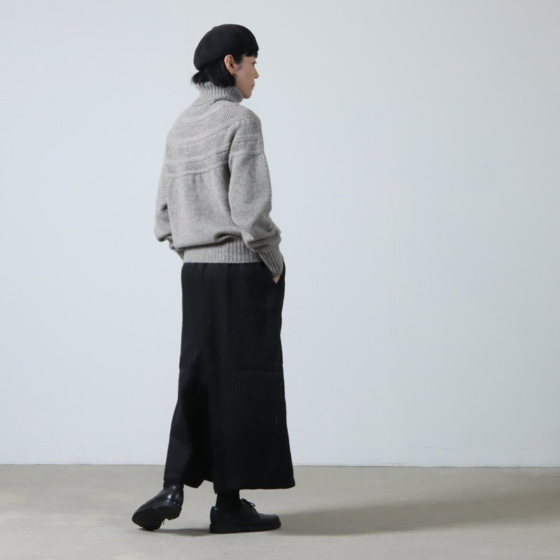 FACTORY(ファクトリー) ヤク レース柄オフタートルセーター