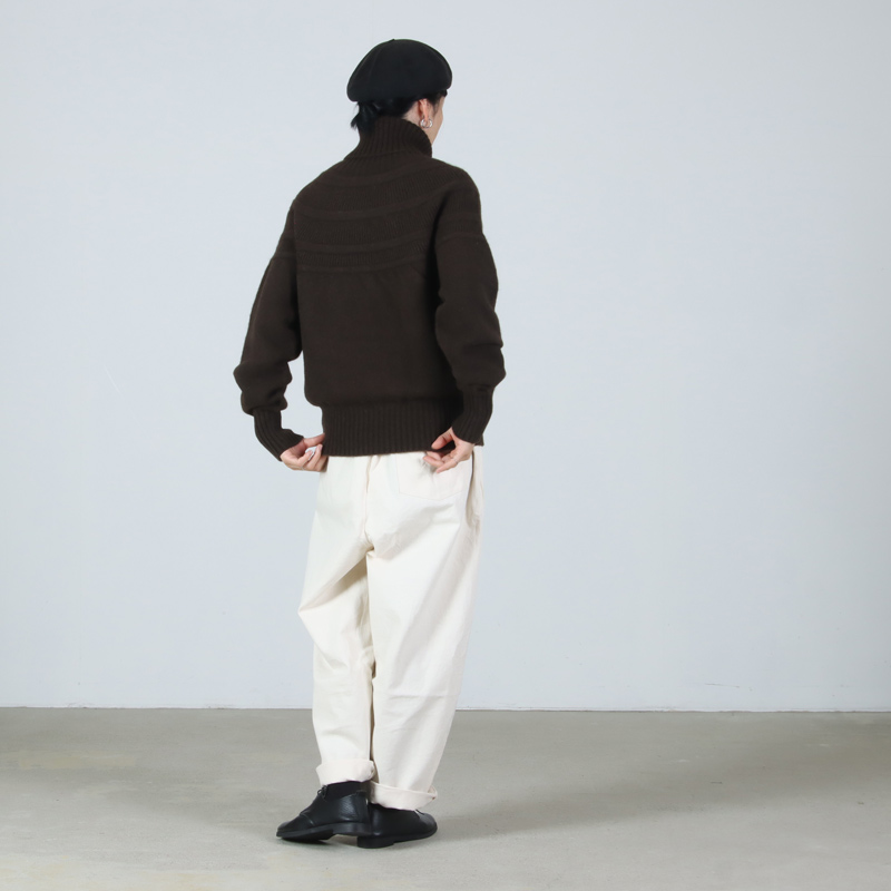 FACTORY(ファクトリー) ヤク レース柄オフタートルセーター