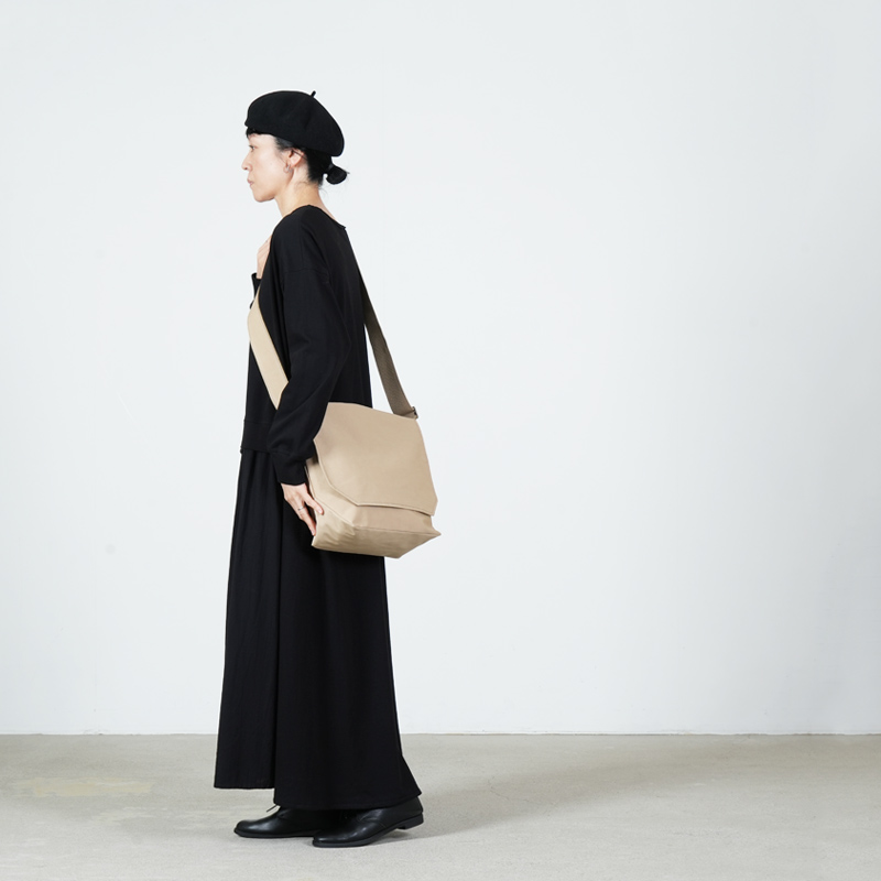 Hender Scheme(エンダースキーマ) flap shoulder small