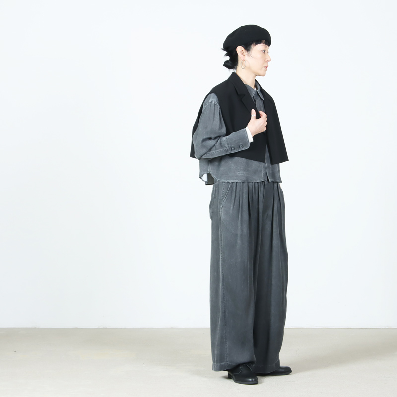 NO CONTROL AIR(ノーコントロールエアー) トリアセテート&ポリエステル・ライトクレープダブルクロス ショートテーラードベスト