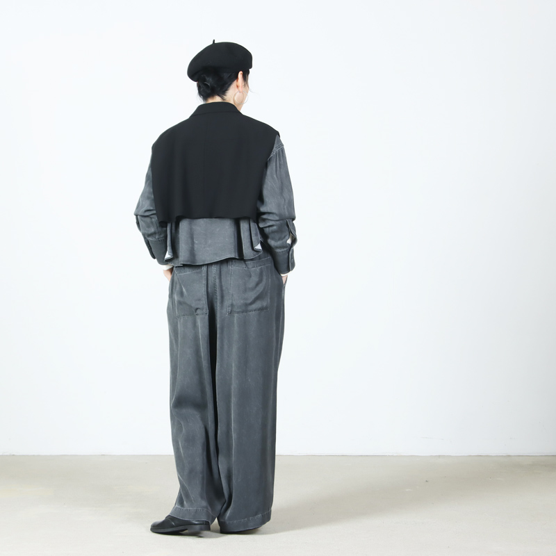 NO CONTROL AIR(ノーコントロールエアー) トリアセテート&ポリエステル・ライトクレープダブルクロス ショートテーラードベスト