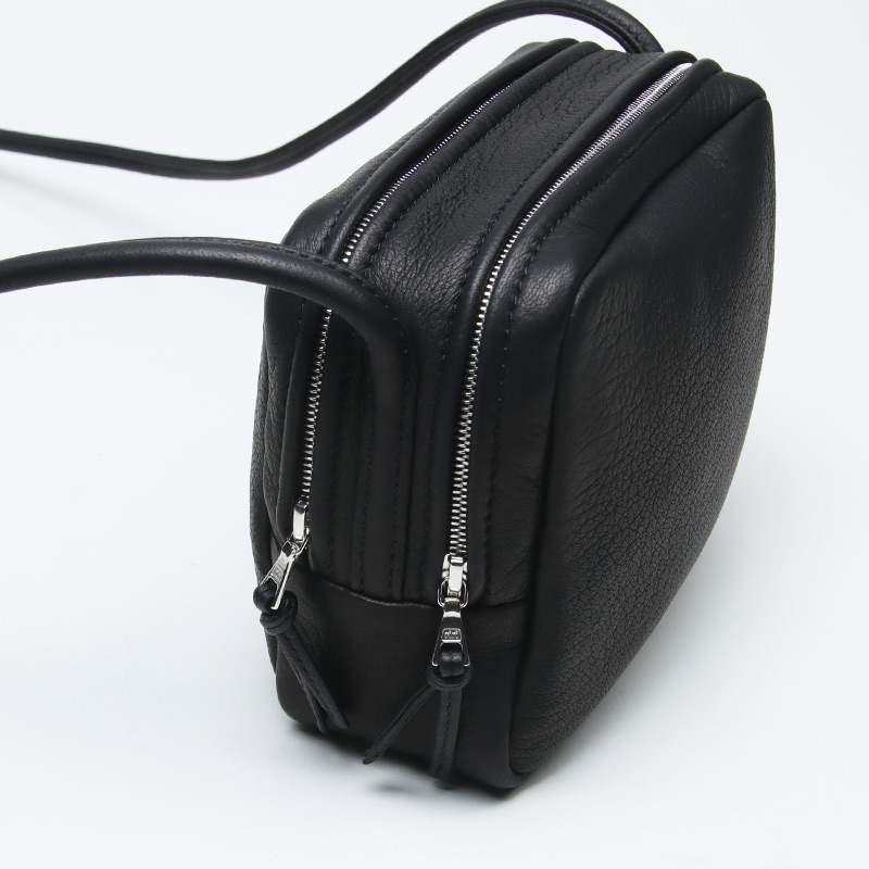 Aeta() SQUARE SHOULDER