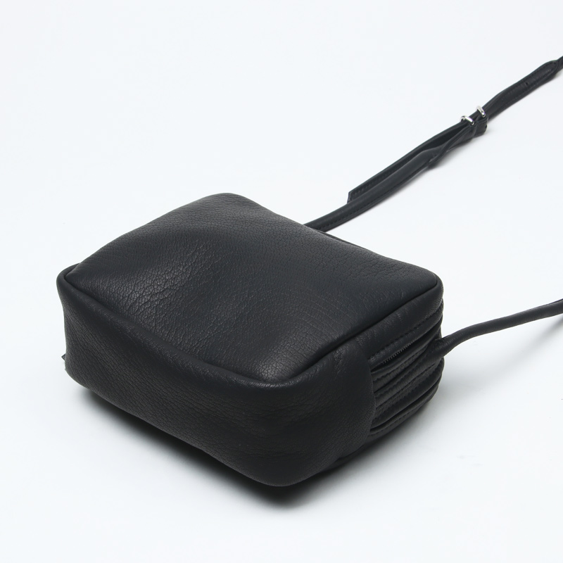 Aeta() SQUARE SHOULDER
