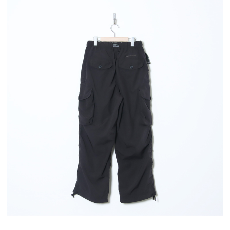 and wander(����ɥ�����) oversized cargo pants