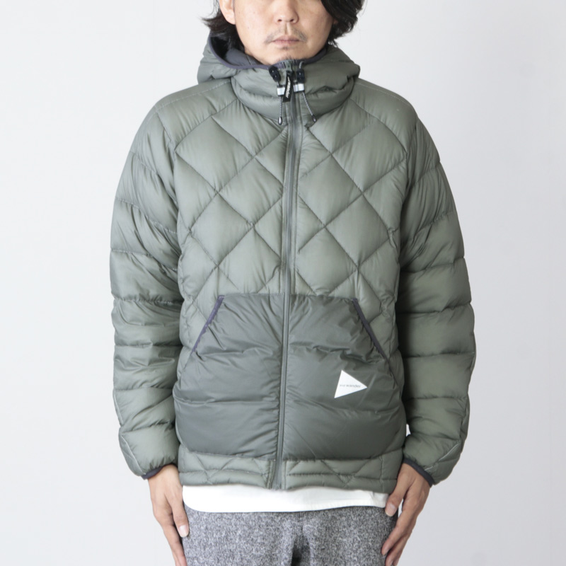 and wander (アンドワンダー) diamond stitch down jacket