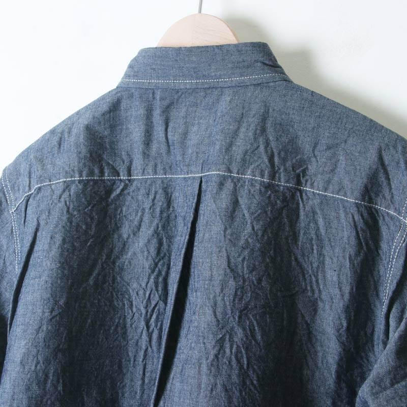 and wander (アンドワンダー) CORDURA indigo chambray shirt