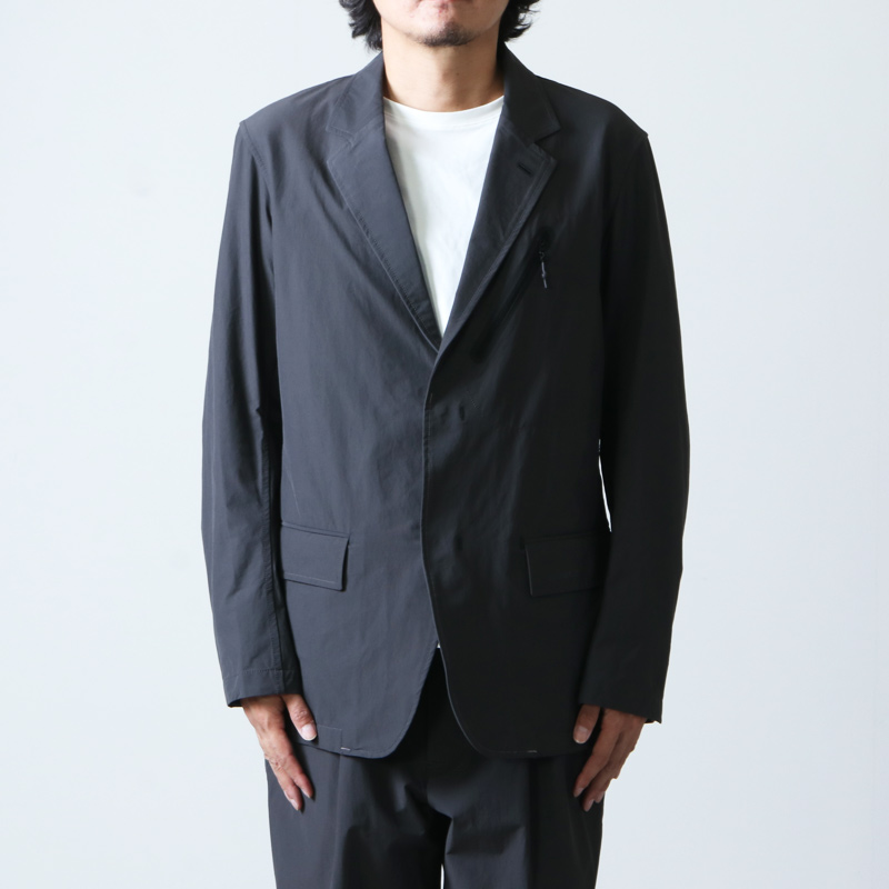 and wander plain tailored stretch jacket色はブラック