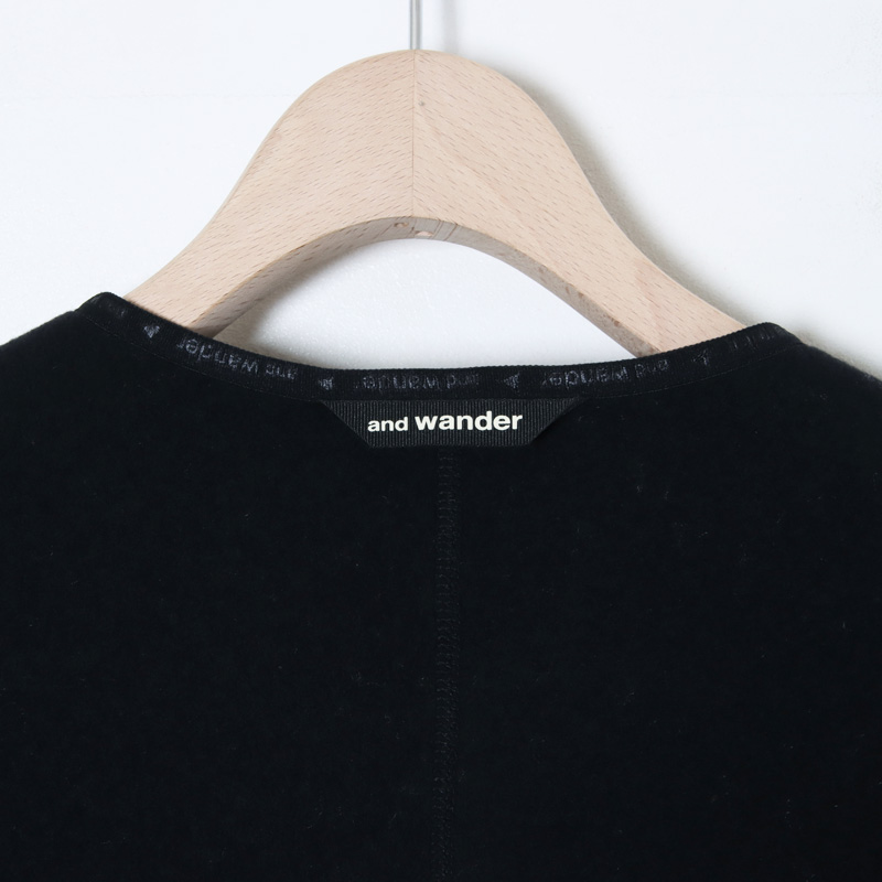 and wander (アンドワンダー) wool fleece cardigan / ウールフリースカーディガン