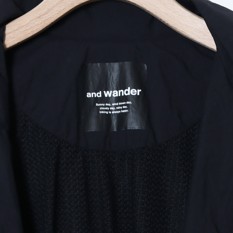 and wander (アンドワンダー) water repellent light jacket / ウォーターレペレント ライトジャケット