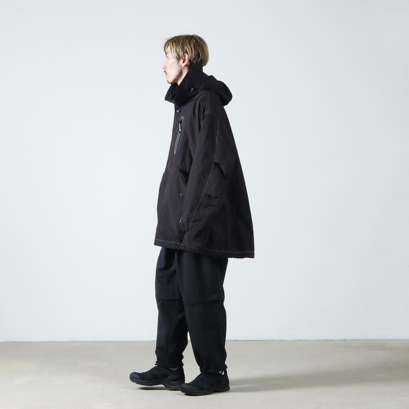 and wander(ɥ) 43 fishtail Octa coat