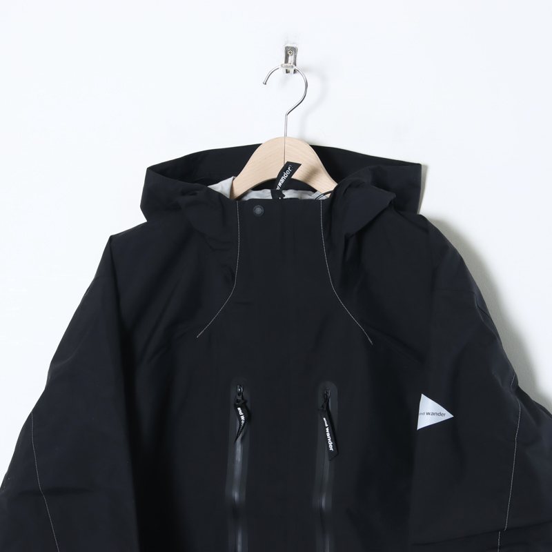 and wander(ɥ) 2.5L hiker rain jacket