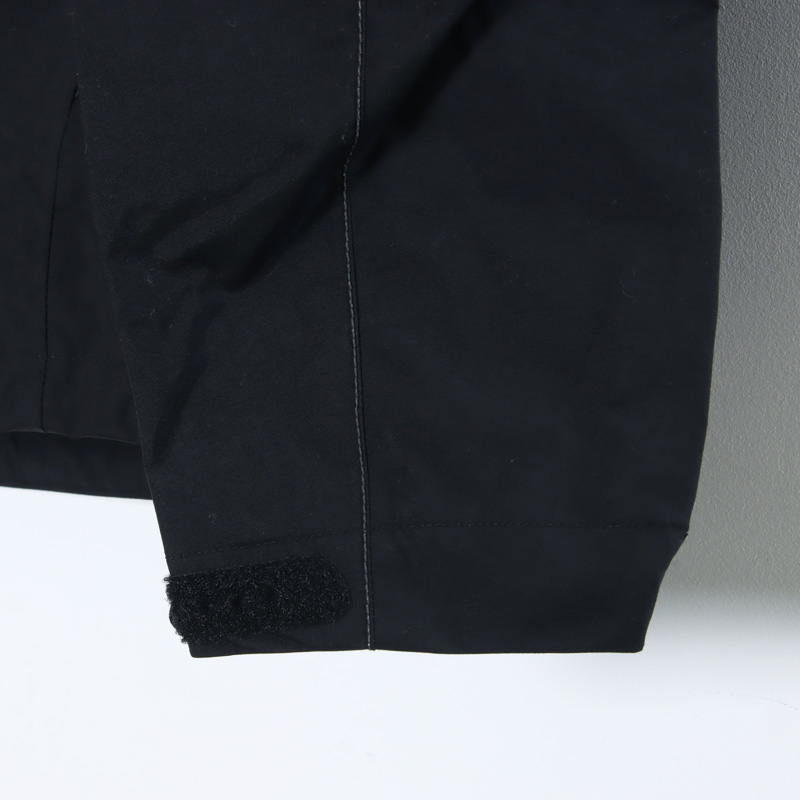 and wander(ɥ) 2.5L hiker rain jacket