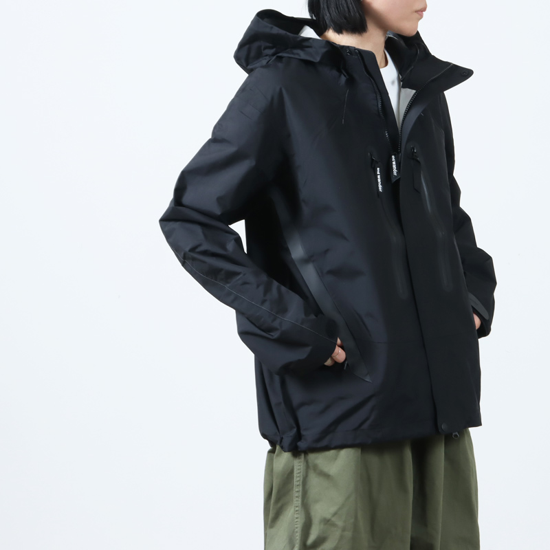 and wander(ɥ) 2.5L hiker rain jacket