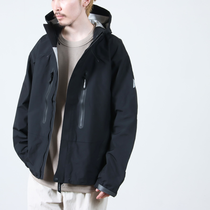 and wander(ɥ) 2.5L hiker rain jacket