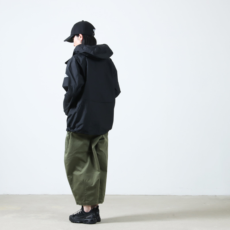 and wander(ɥ) 2.5L hiker rain jacket