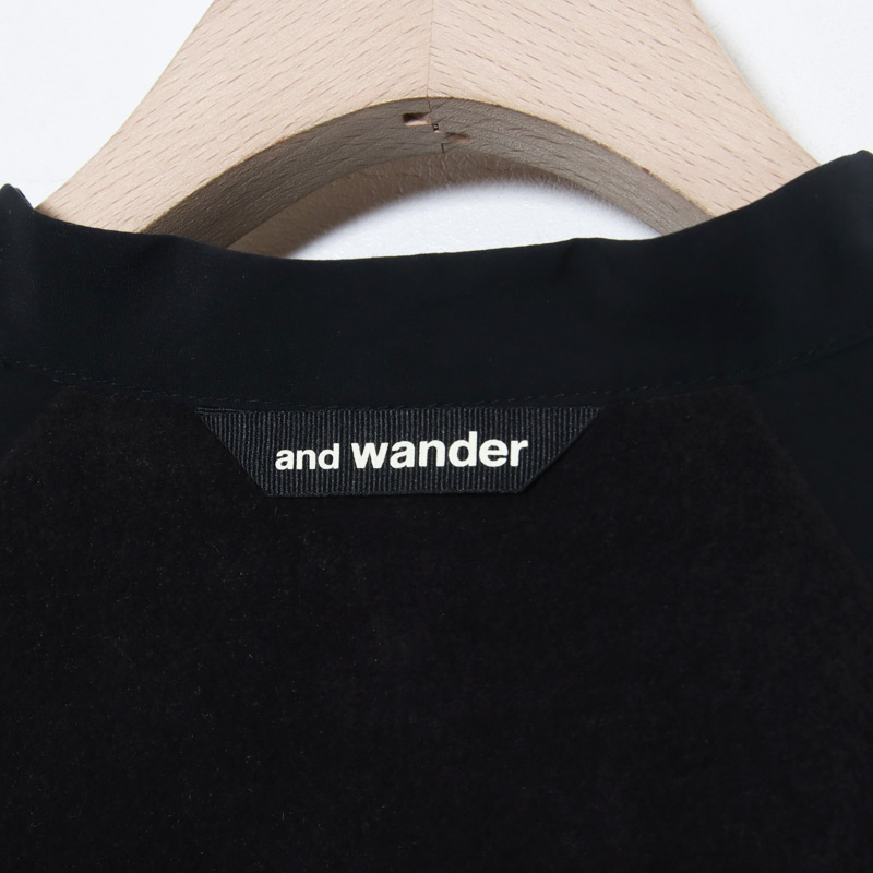 and wander(ɥ) fleece base band collar shirt