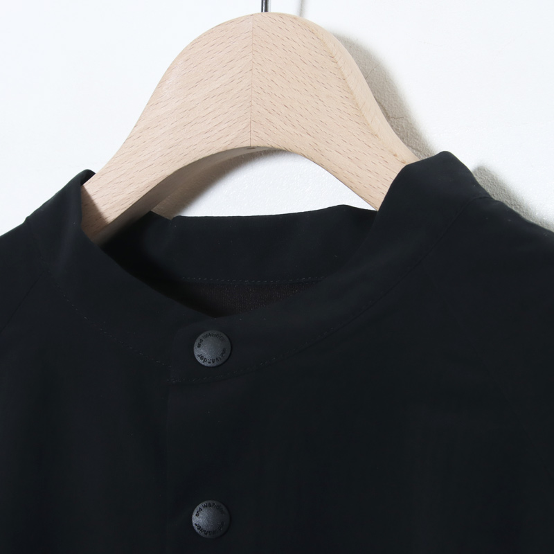 and wander(ɥ) fleece base band collar shirt
