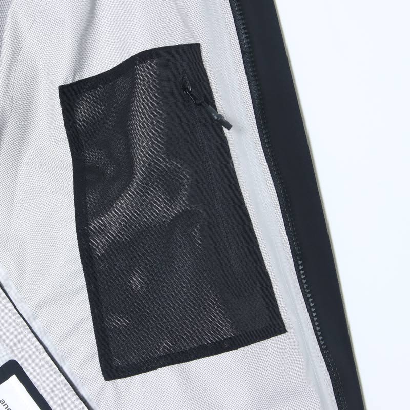 and wander(����ɥ�����) 2.5L hiker rain jacket