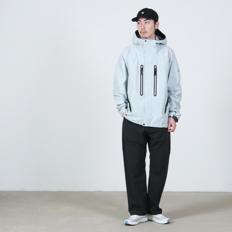and wander(����ɥ�����) 2.5L hiker rain jacket