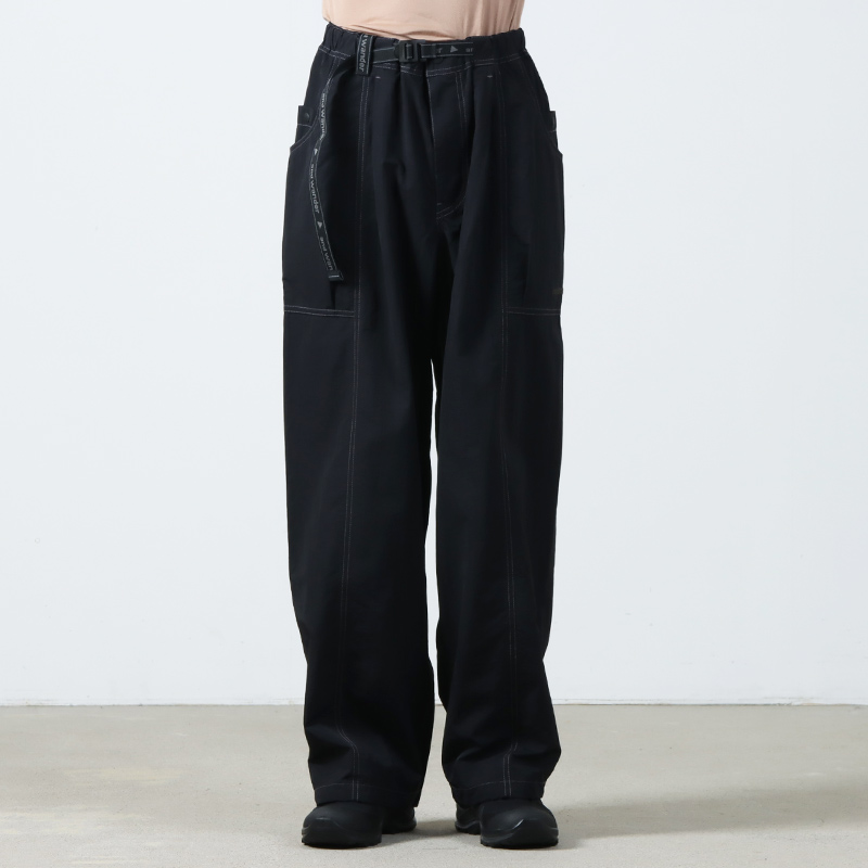 and wander(ɥ) crinkled nylon pants