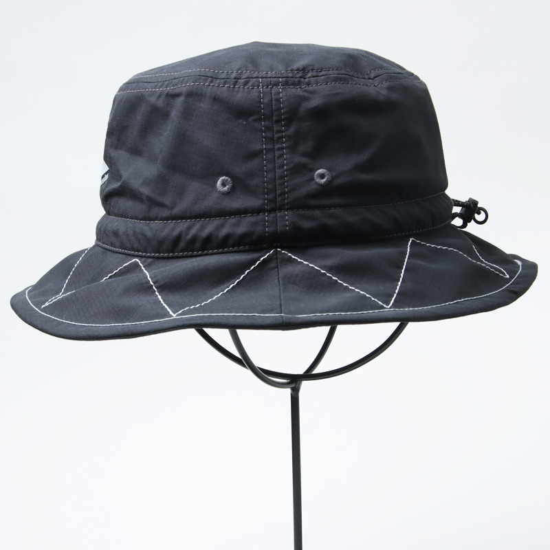 and wander(ɥ) gramicci zigzag stitch hat