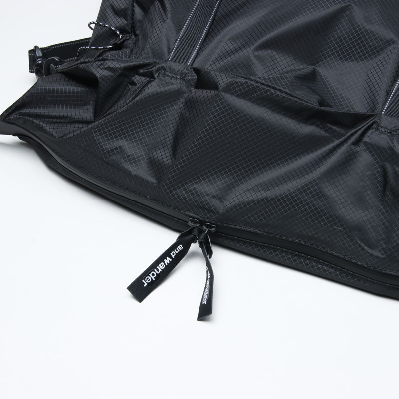 and wander(ɥ) sil tote bag