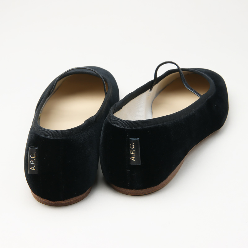 A.P.C.(ڡ) BALLERINES SWAN velours