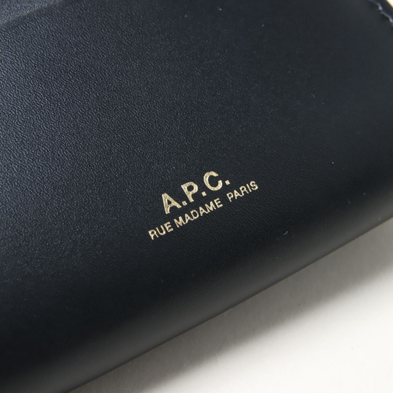 A.P.C.(ڡ) COMPACT ASTRA