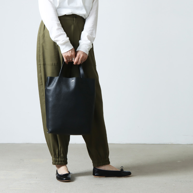 A.P.C.(ڡ) CABAS MAIKO MEDIUM