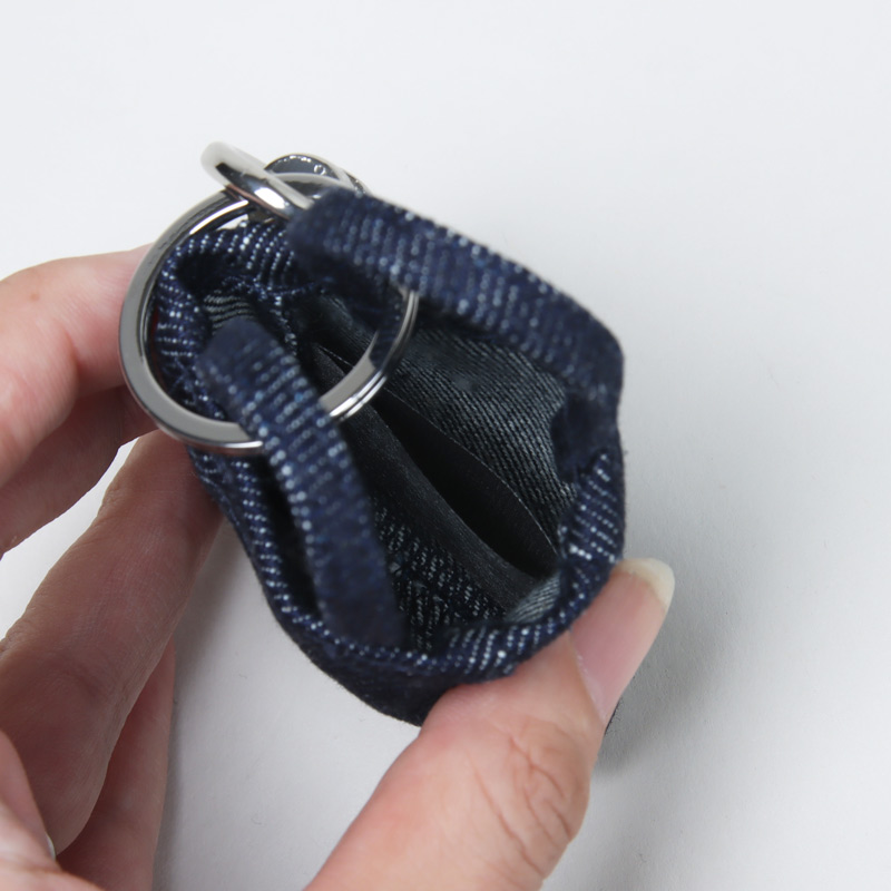 A.P.C.(ڡ) PORTE-CLEF TOTE LOU