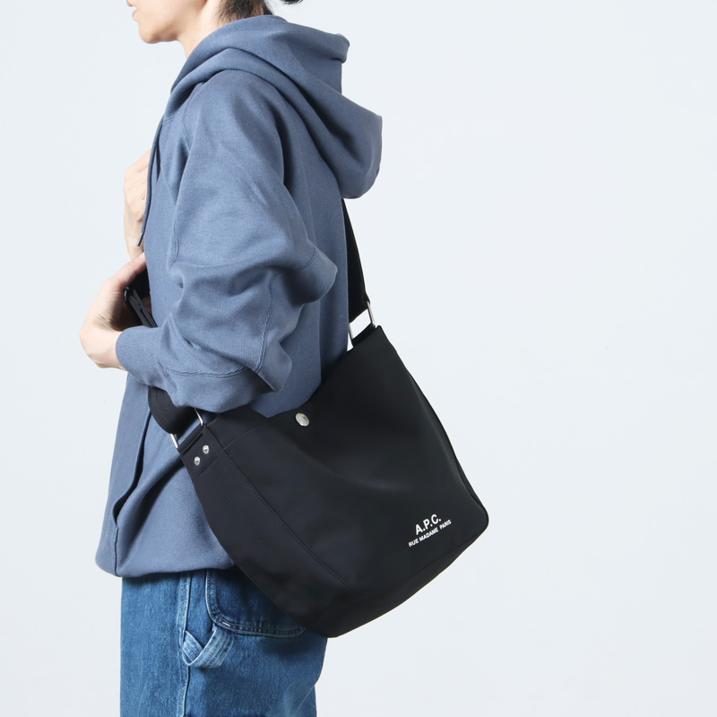 A.P.C.(ڡ) BESACE JOURNAL SMALL