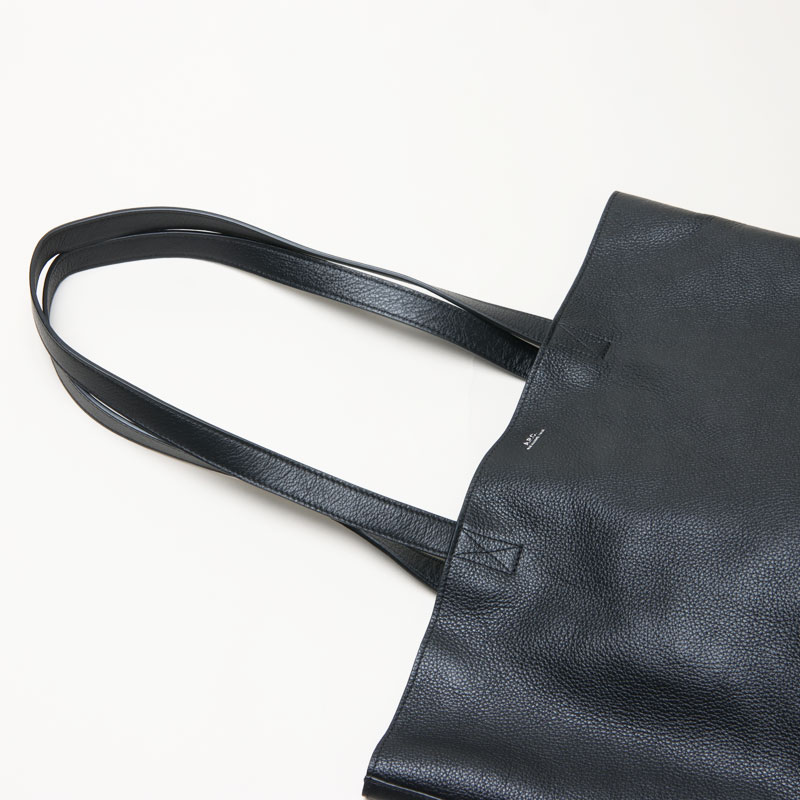 A.P.C.(ڡ) CABAS MAIKO