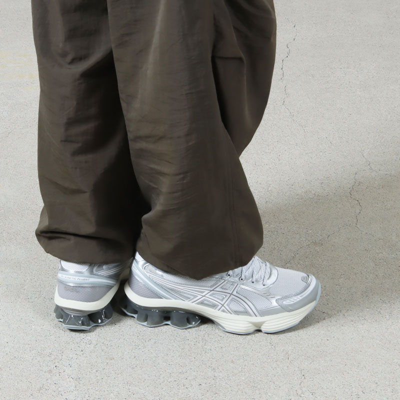 ASICS(å) GEL-KINETIC FLUENT