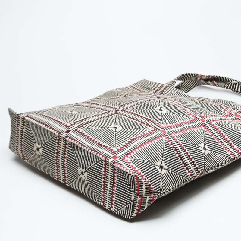 BINDU(�ӥ�ɥ���) Crochet Jacquard Tote Bag