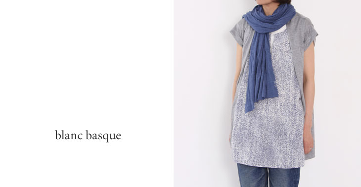 blanc basque / ブランバスク プリント切替変形プルオーバー