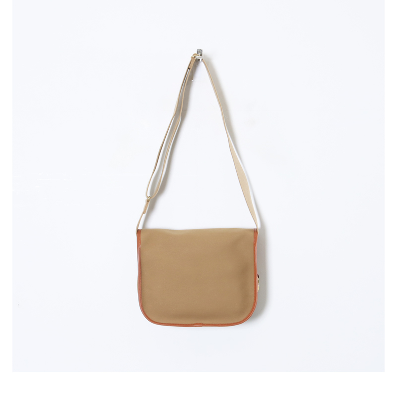 Brady(�֥�ǥ�) STOUR ���������Хå�