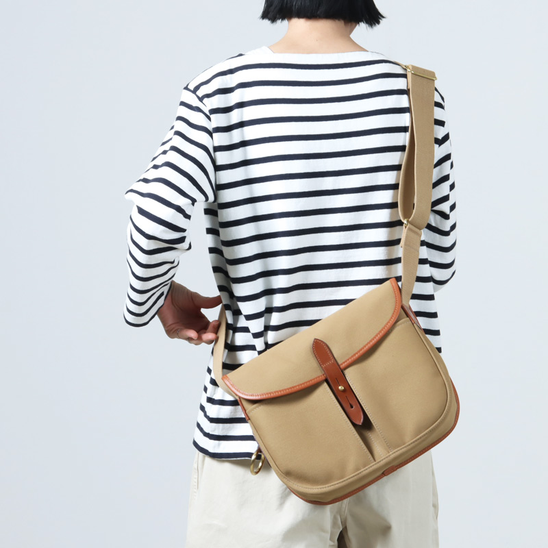 Brady(�֥�ǥ�) STOUR ���������Хå�