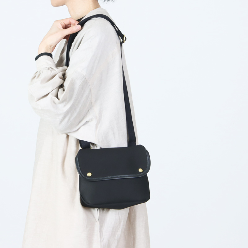 Brady(�֥�ǥ�) AVON MINI ���������Хå�