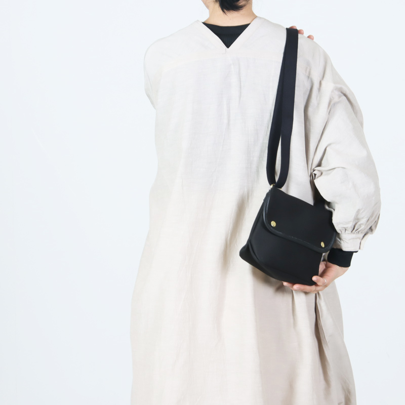 Brady(�֥�ǥ�) AVON MINI ���������Хå�