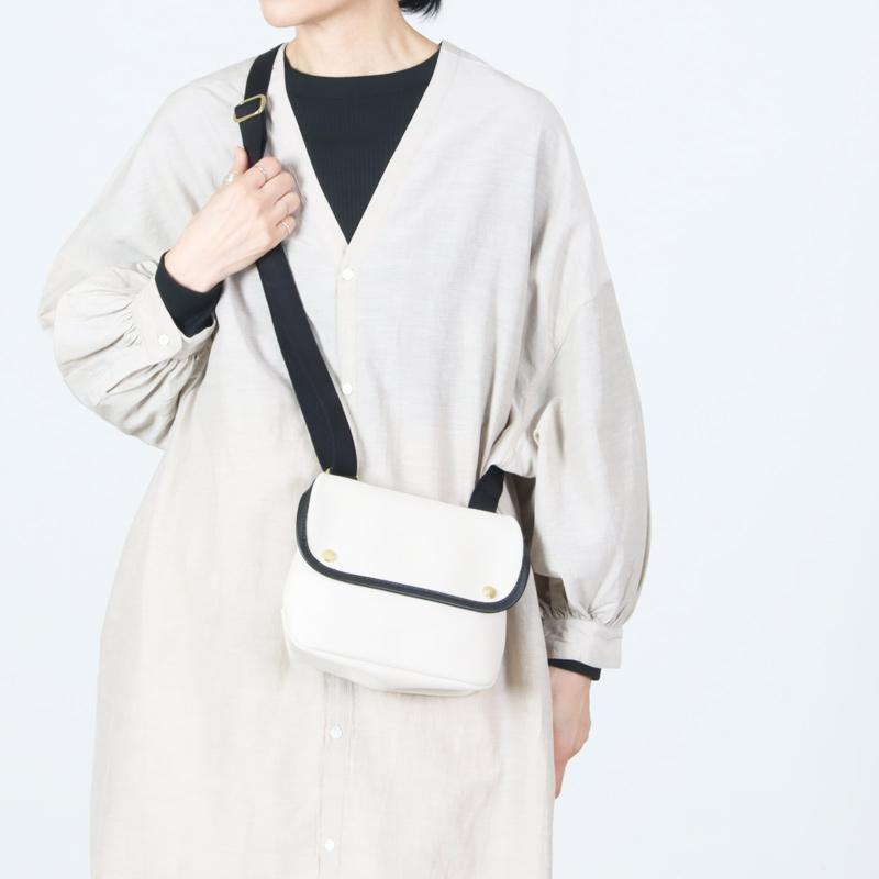 Brady(�֥�ǥ�) AVON MINI ���������Хå�