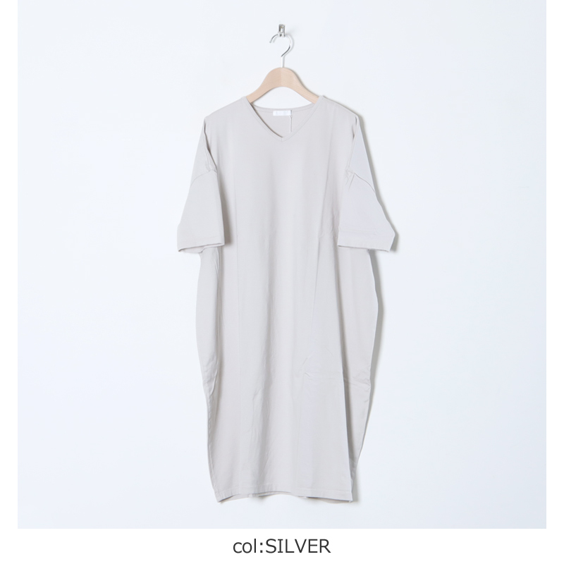 Commencement(󥹥) V-neck onepiece