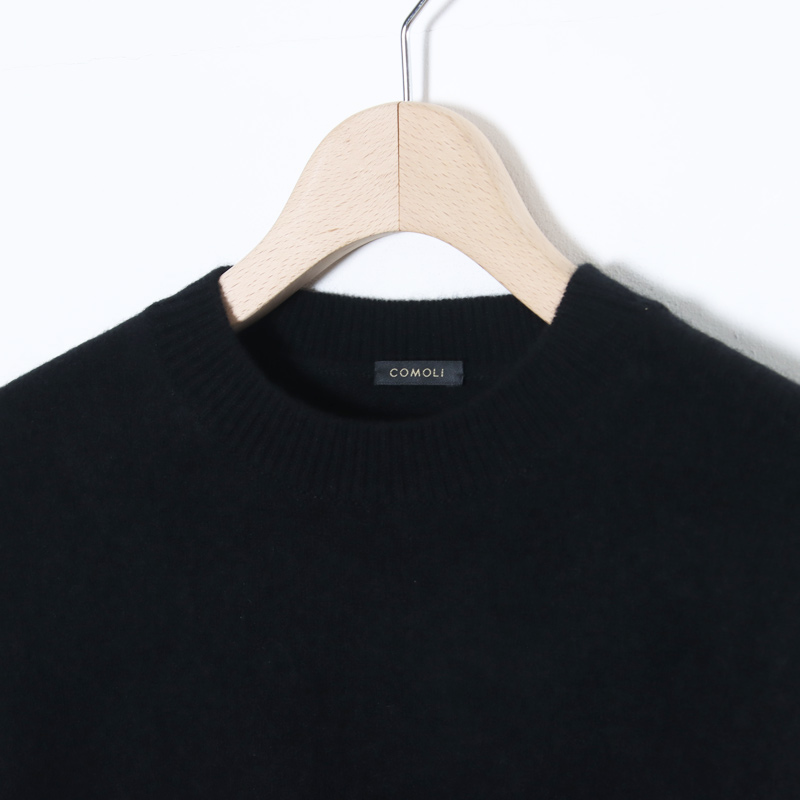 COMOLI(コモリ) ラムズウール クルーネックニット