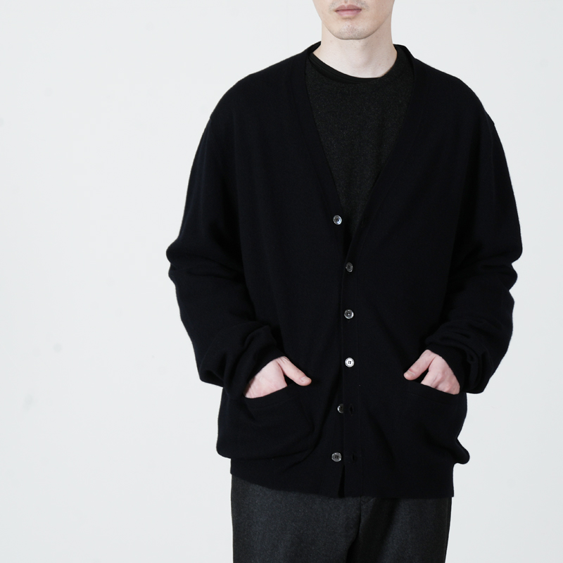 COMOLI(�����) SCOTT&CHARTERS���� V�ͥå������ǥ�����