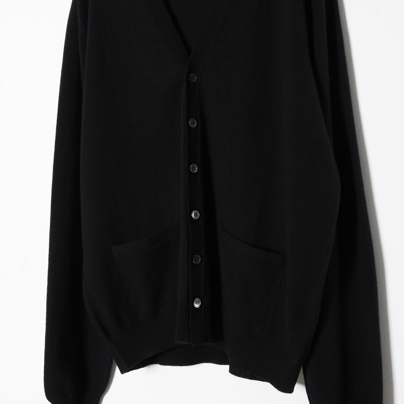 COMOLI(�����) SCOTT&CHARTERS���� V�ͥå������ǥ�����