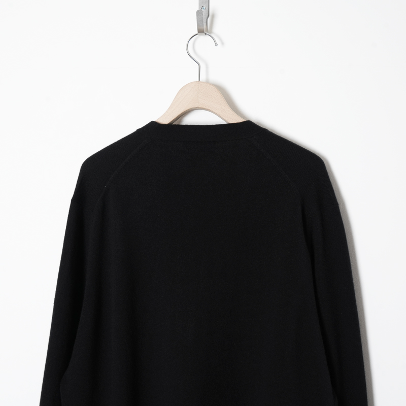 COMOLI(�����) SCOTT&CHARTERS���� V�ͥå������ǥ�����